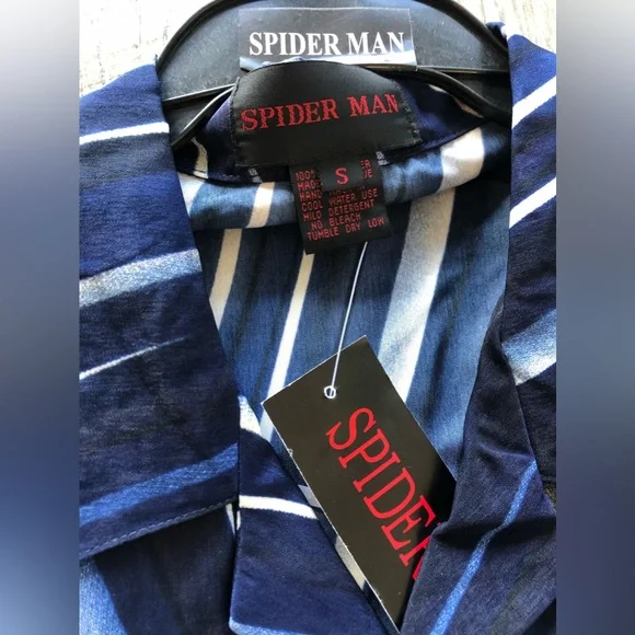 NWT Spider-Man Designed Button Down Small